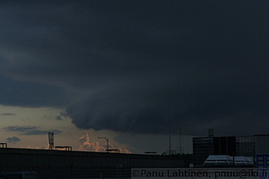 Cumulonimbus arcus