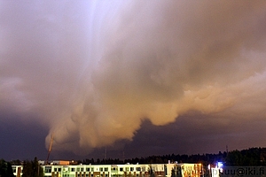 Cumulonimbus arcus - Vyorypilvi 4