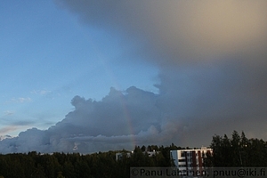 Rainbow and anticrepuscular rays